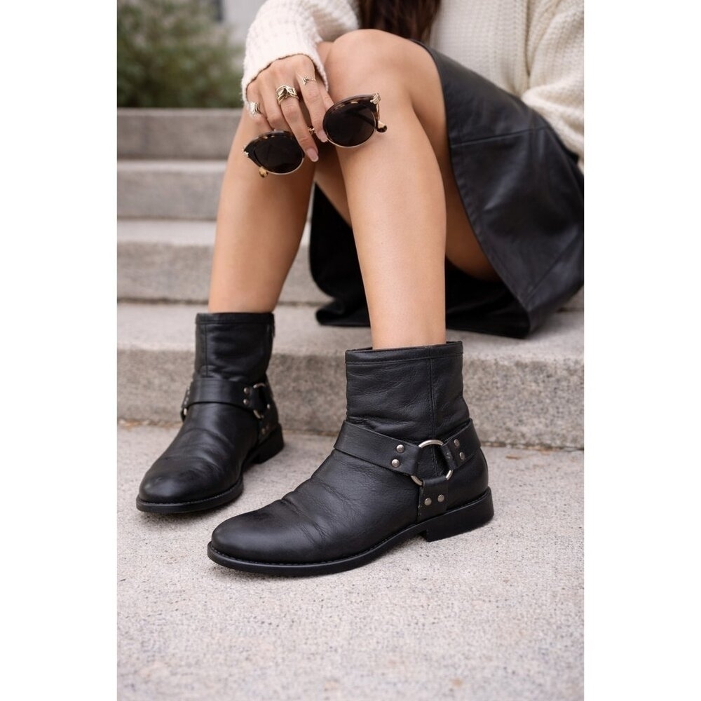 Frye Black Leather Ankle Boots Women 6B Harness Moto Low Heel Zip Booties